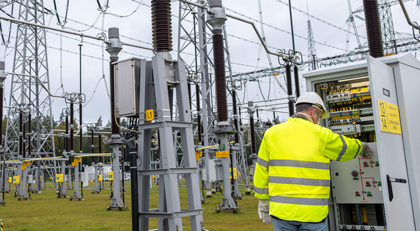 Providing engineers and technicians